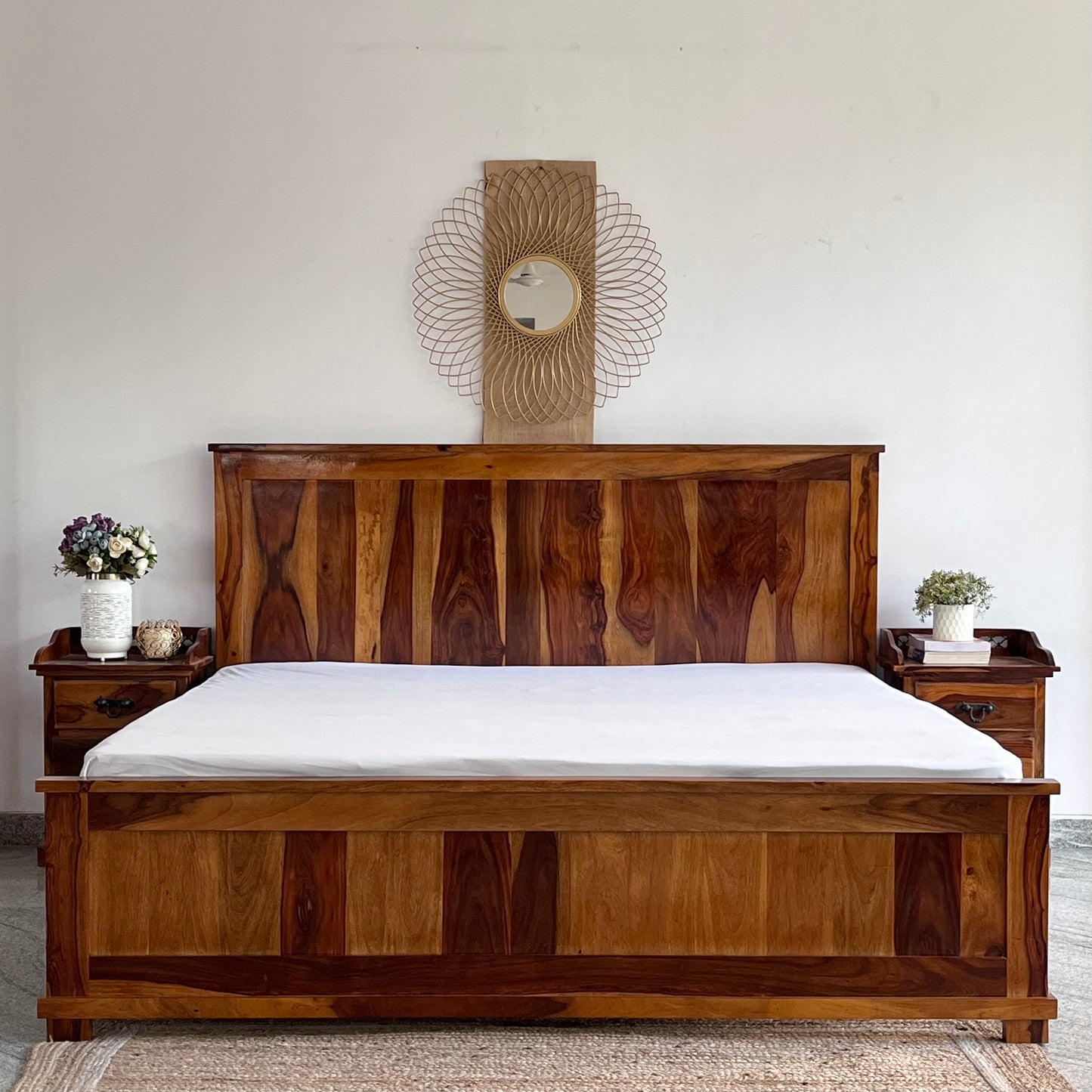 Discover the epitome of comfort with our Starling Solid Wood Bed made from sheesham wood. Upgrade your bedroom with our Best quality Modern Wooden Beds in Bangalore, buy today !