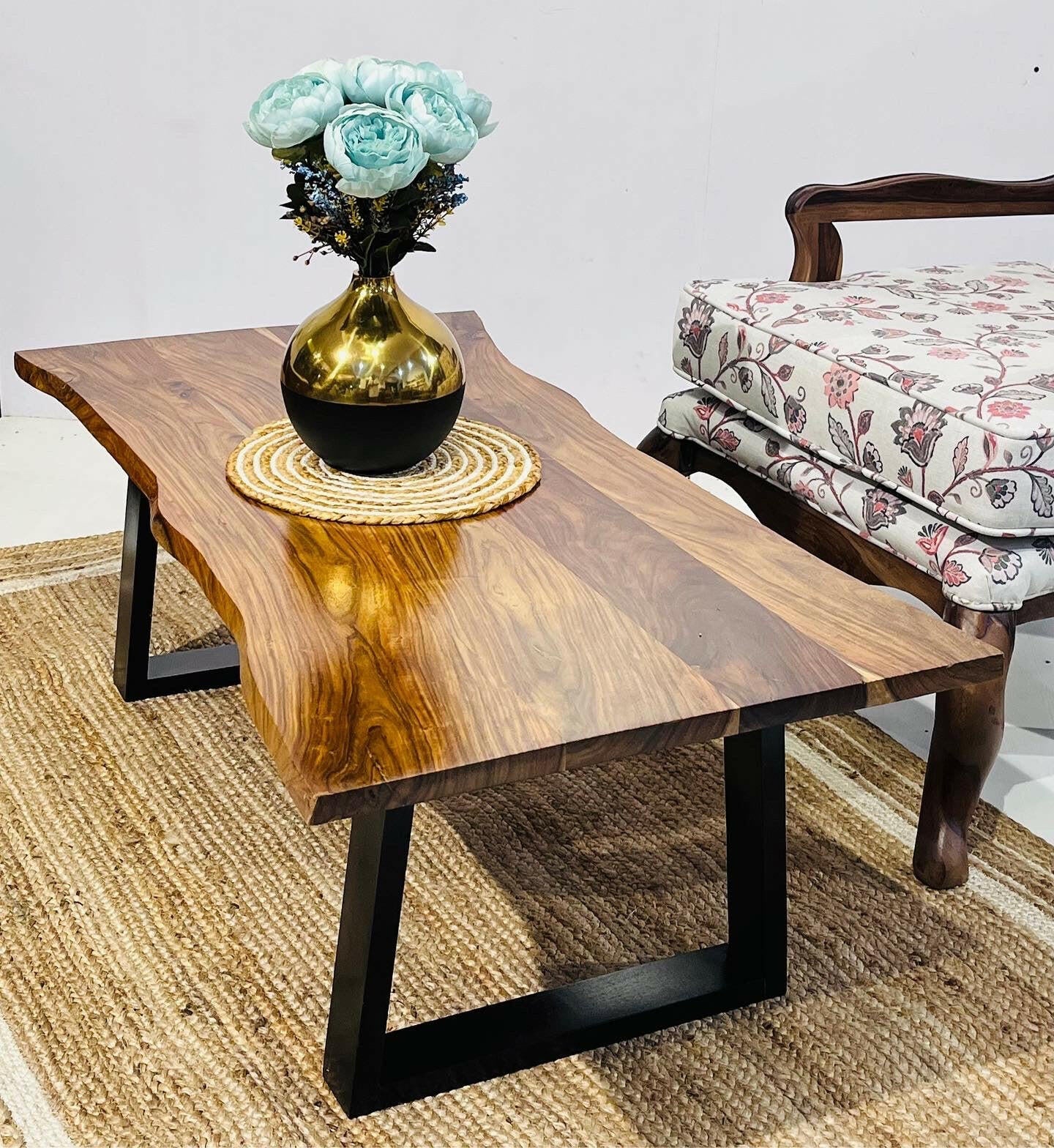 Discover elegant A grade sheesham wood live edge coffee tables for your living room. Shop modern center table near you in Bangalore and enhance your space!