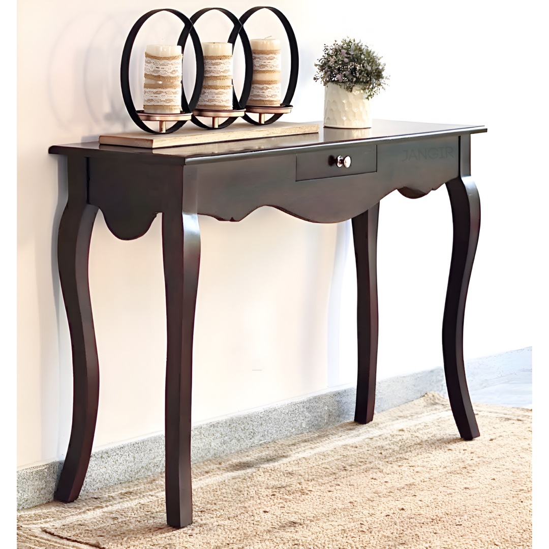 Discover the eloquence of our console table -  an evergreen design for your entryway, crafted wirh sheesham wood.  Shop online now and add a touch of tradition to your entryway !