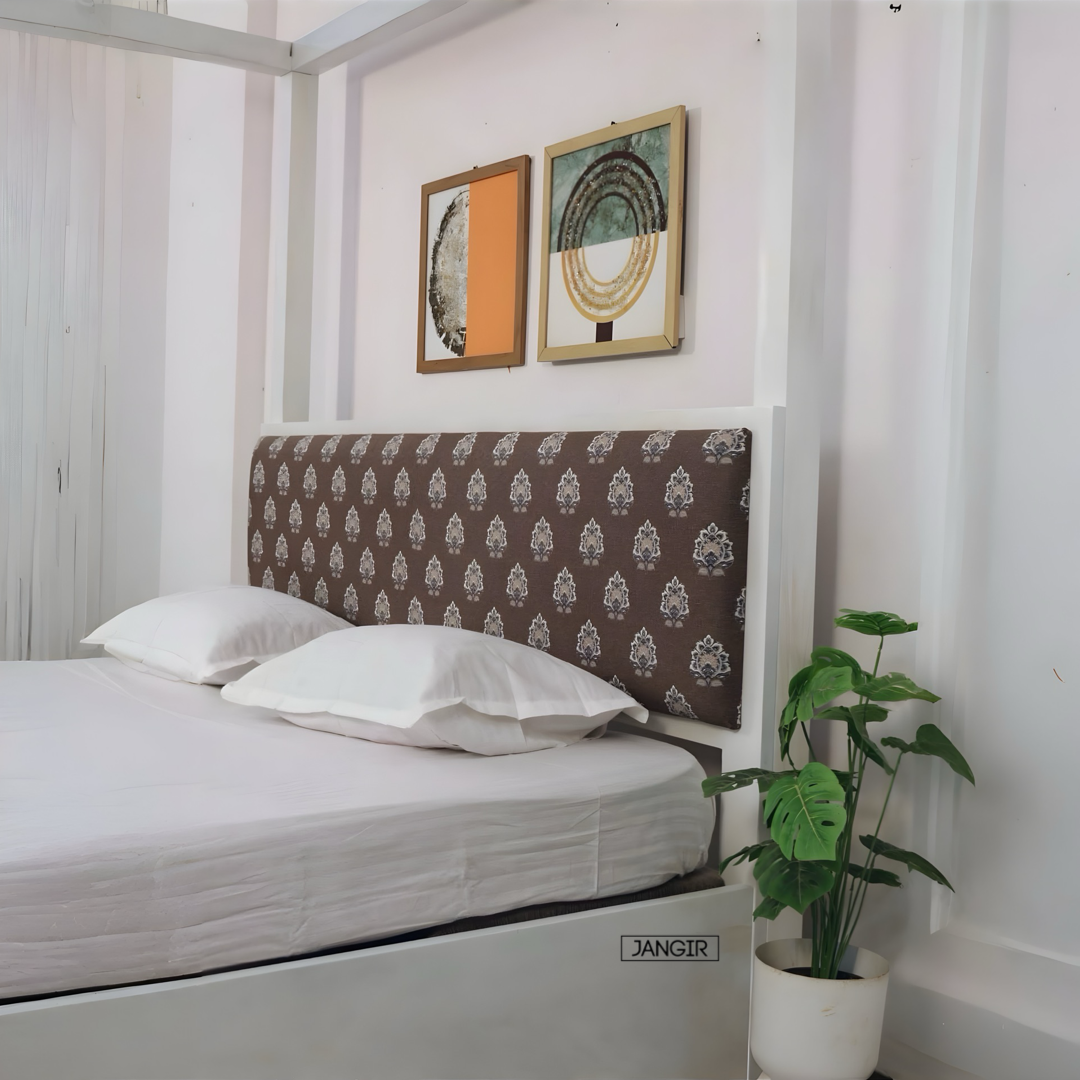 Upgrade your bedroom with our the sturdy, stylish Reir Sheesham Poster Bed! Shop Sheesham wood made queen and king size four poster beds near you in Bangalore!