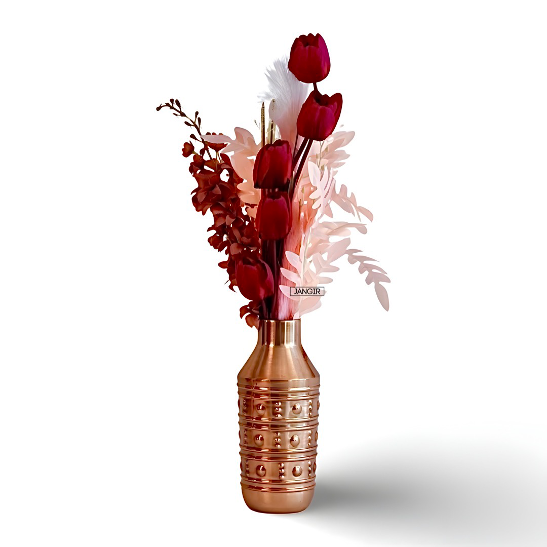 Elevate your home decor with our elegant Rose Gold Bottle Flower Vase S. Crafted from high-quality metal. Shop now for the perfect addition to your living room, bedroom or office.