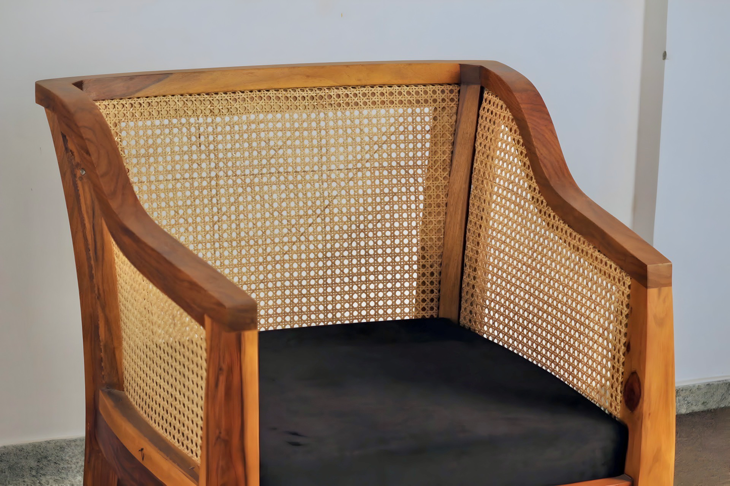 Discover the charm of natural wicker craftsmanship in our elegant cane chairs for living room, made with sheesham wood. Enjoy unmatched comfort and style for a timeless addition to your home decor!